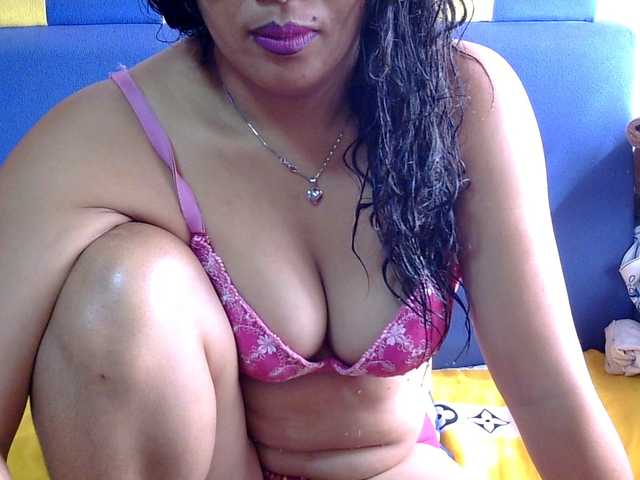 Karenne live cam on BongaCams