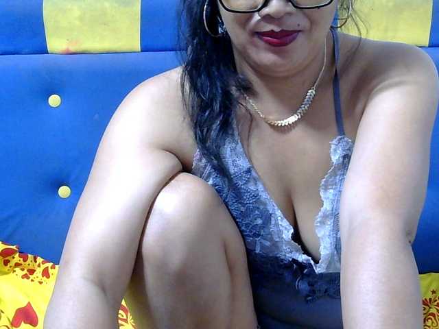Karenne live cam on BongaCams