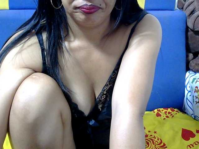Karenne live webcam show