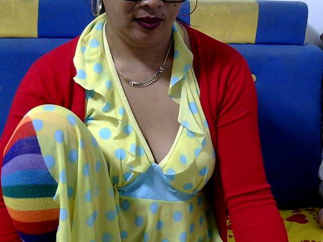 Karenne live cam on BongaCams
