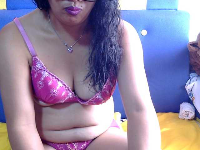 Karenne live cam on BongaCams