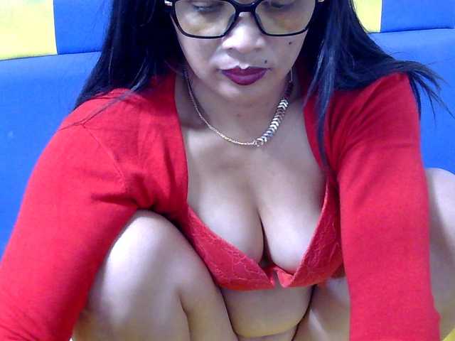 Karenne live cam on BongaCams