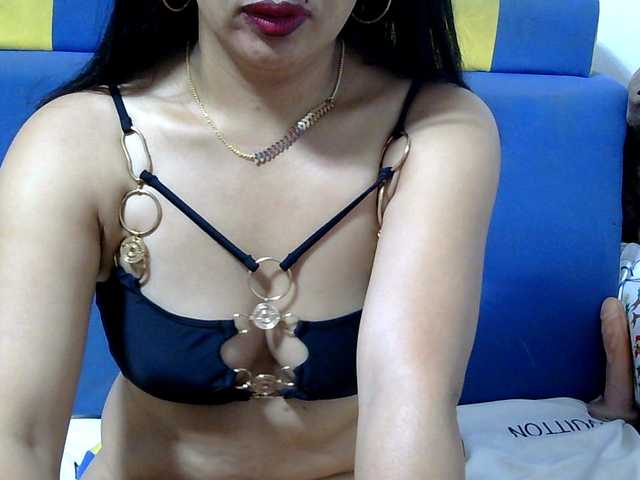Karenne live cam on BongaCams