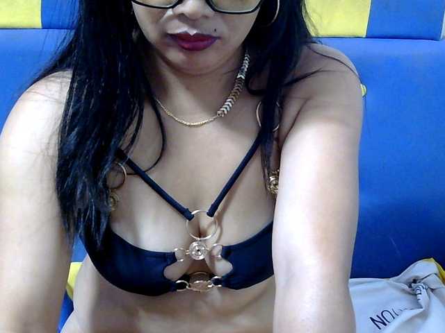 Karenne live cam on BongaCams
