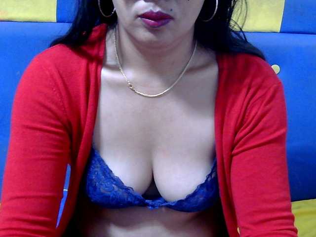 Karenne live cam on BongaCams