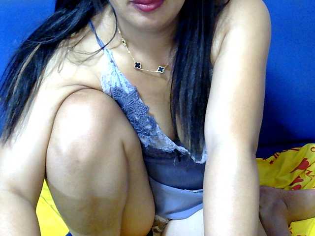 Karenne live cam on BongaCams