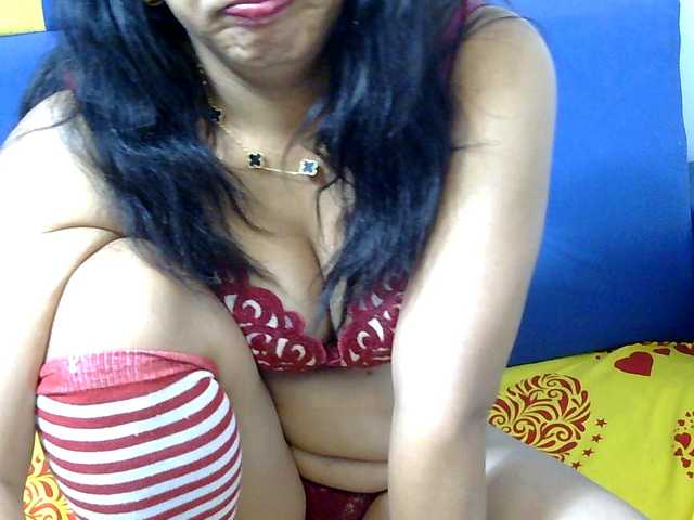Karenne live cam on BongaCams