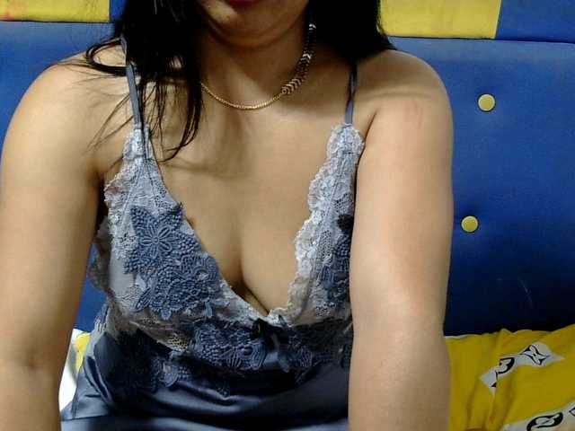 Karenne live cam on BongaCams