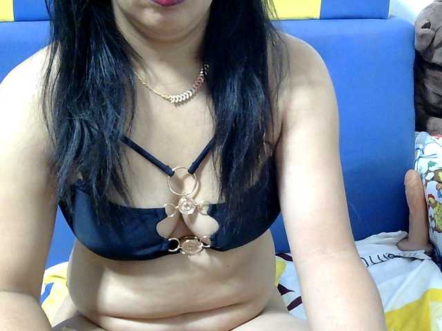 Karenne live cam on BongaCams