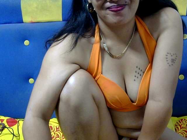 Karenne live cam on BongaCams