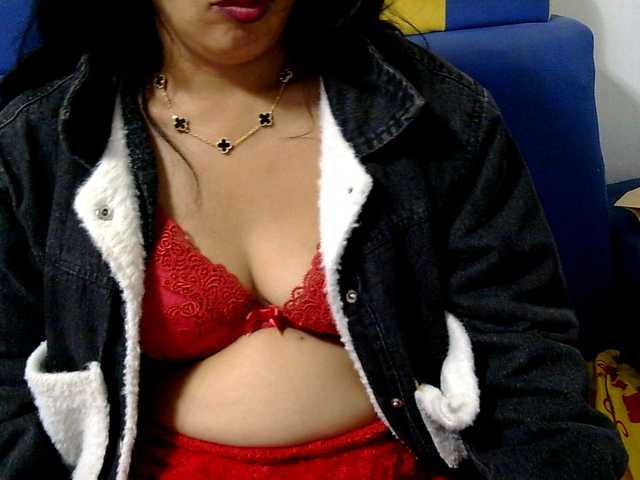 Karenne live cam on BongaCams