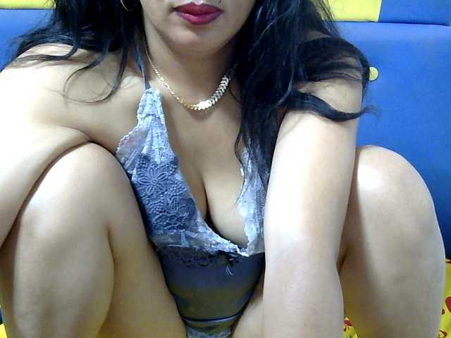 Karenne live cam on BongaCams