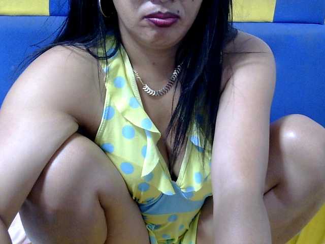 Karenne live cam on BongaCams