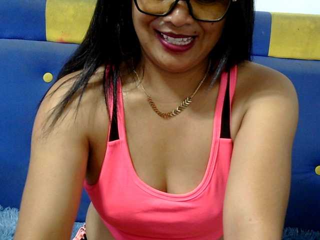 Karenne live cam on BongaCams