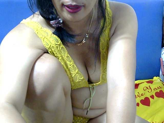 Karenne live cam on BongaCams