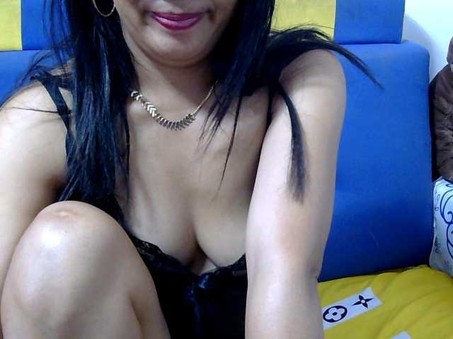 Karenne live cam on BongaCams