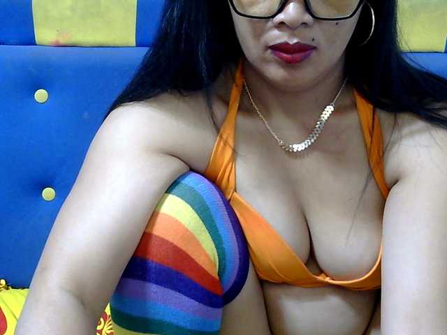 Karenne live cam on BongaCams