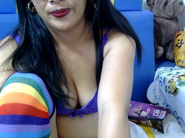 Karenne live cam on BongaCams