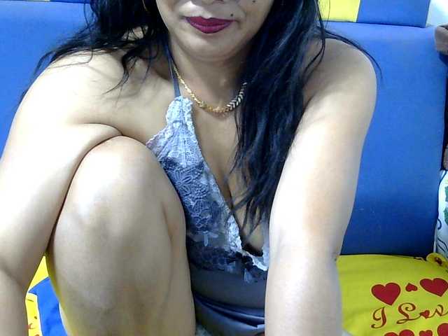 Karenne live cam on BongaCams