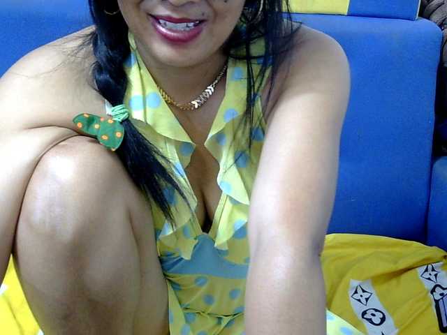 Karenne live cam on BongaCams