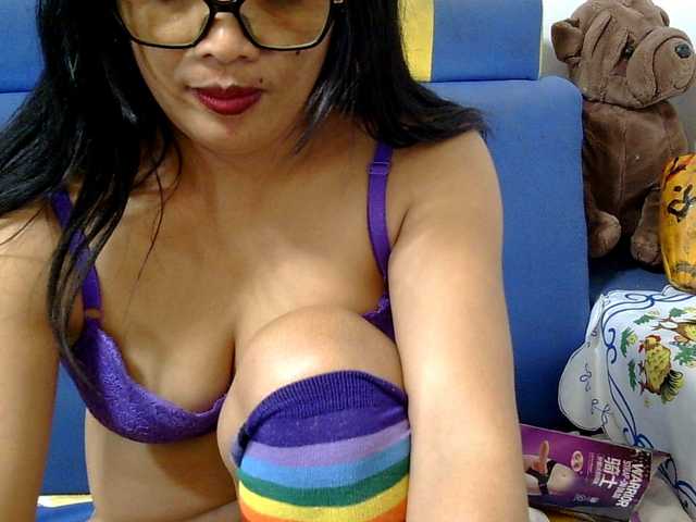 Karenne live cam on BongaCams