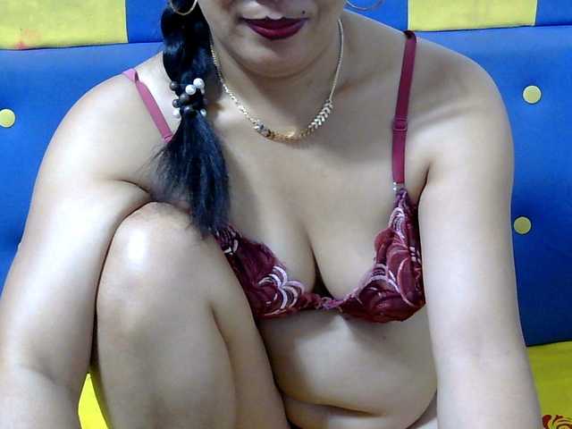 Karenne live cam on BongaCams