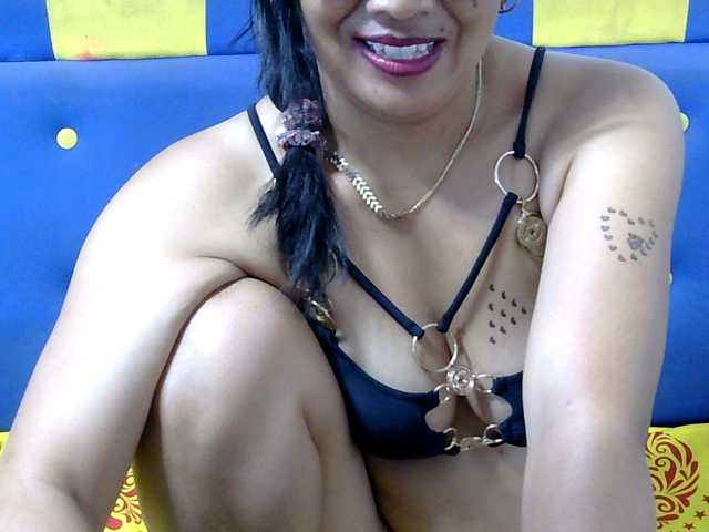 Karenne live cam on BongaCams
