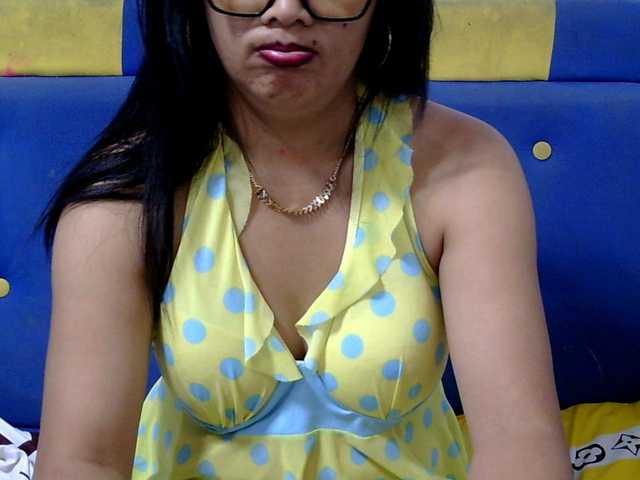 Karenne live cam on BongaCams