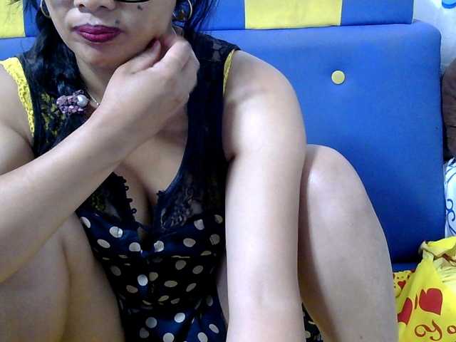 Karenne live cam on BongaCams
