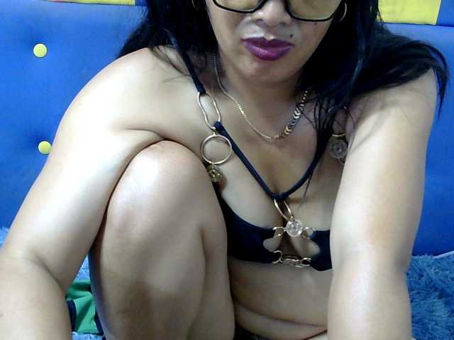 Karenne live cam on BongaCams