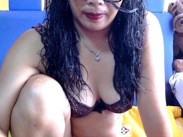 Karenne live cam on BongaCams
