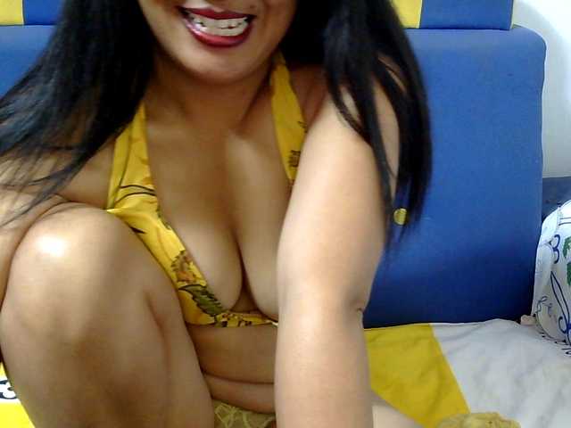 Karenne live cam on BongaCams