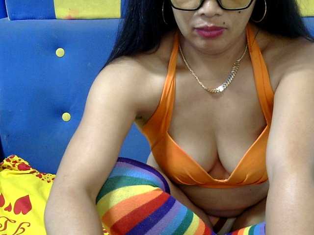 Karenne live cam on BongaCams
