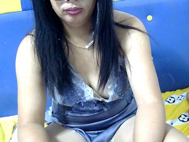 Karenne live cam on BongaCams