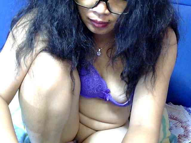 Karenne Live Webcam on BongaCams