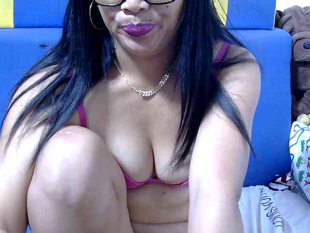 Karenne Live Webcam on BongaCams