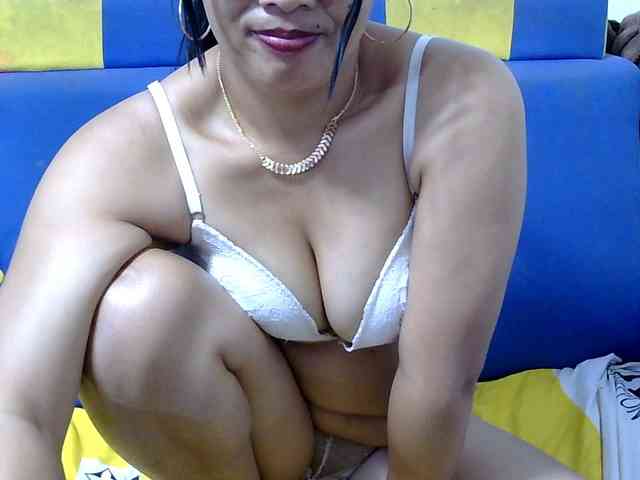 Karenne Live Webcam on BongaCams