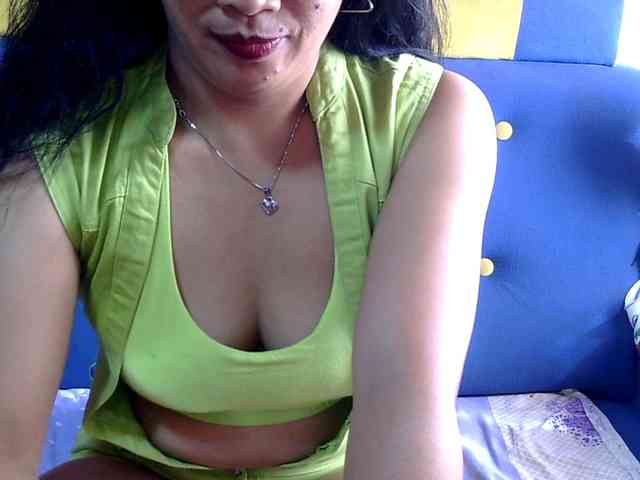 Karenne Live Webcam on BongaCams