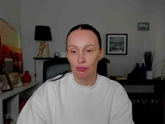 velvetJasmine webcam