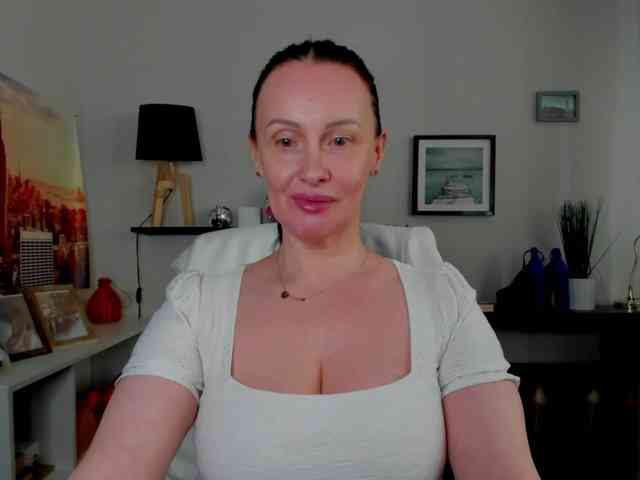 velvetJasmine webcam