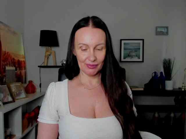 velvetJasmine webcam