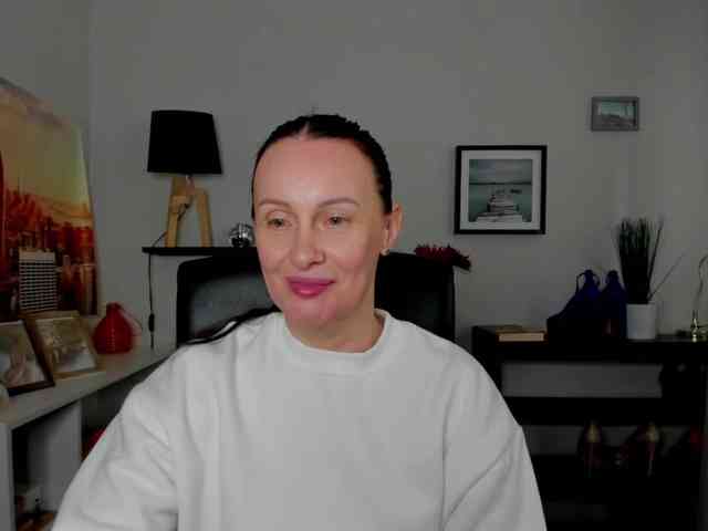 velvetJasmine webcam