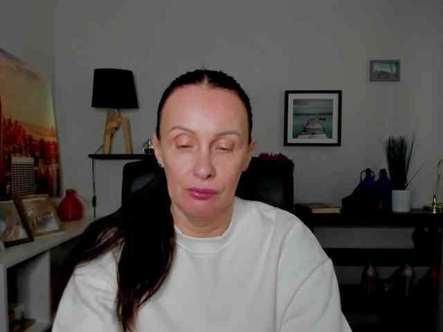 velvetJasmine webcam