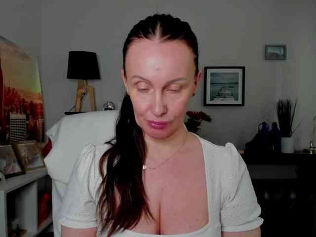 velvetJasmine webcam