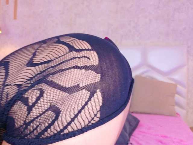 AriiNovoa live cam on BongaCams