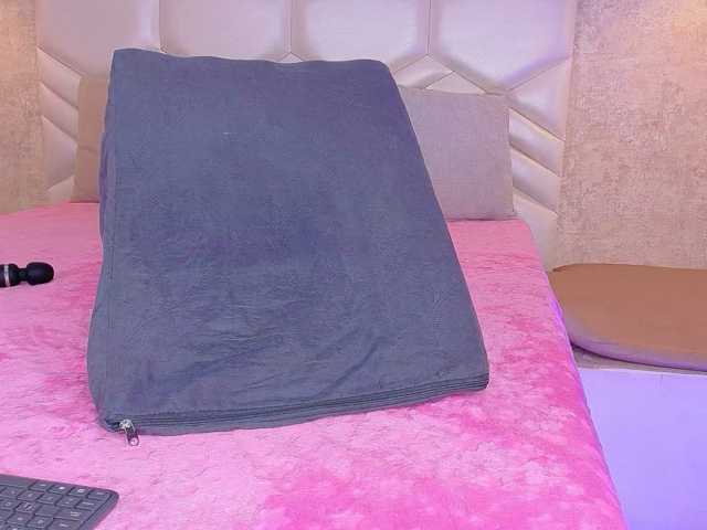 AriiNovoa live cam on BongaCams