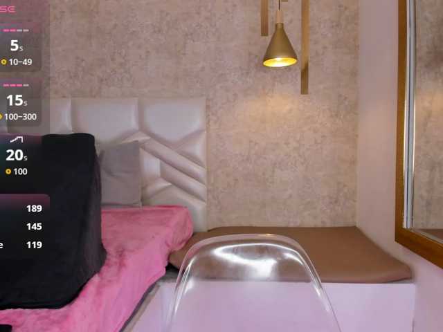 AriiNovoa live cam on BongaCams