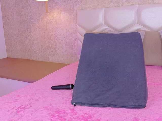 AriiNovoa live cam on BongaCams