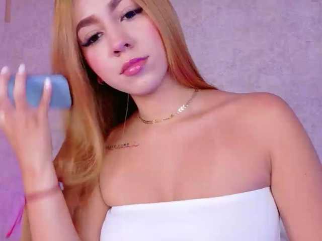 AriiNovoa live cam on BongaCams