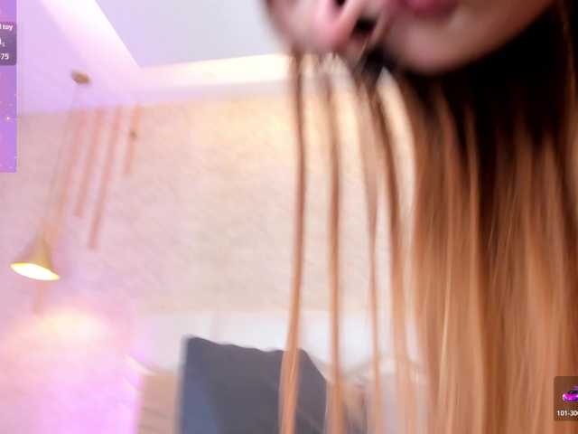 AriiNovoa live cam on BongaCams